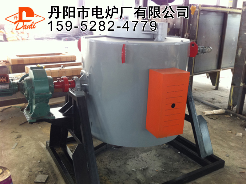 可倾斜式井式炉